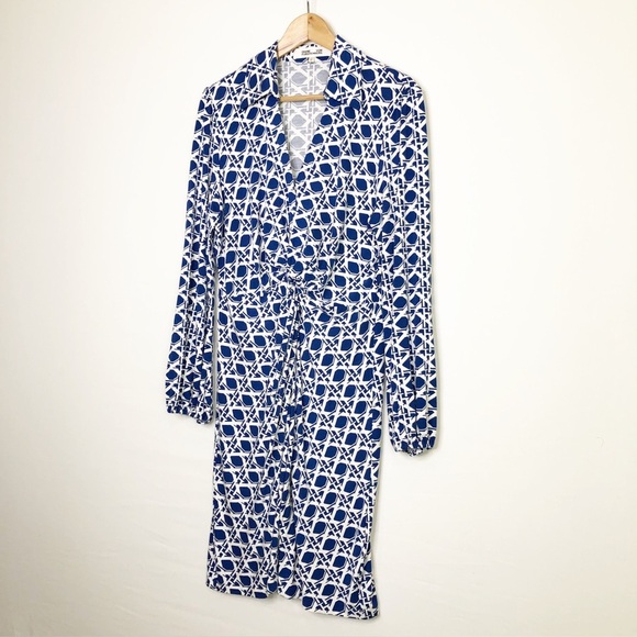Diane von Furstenberg Chick blue/white graphic print twisted front Jersey dress - Picture 6 of 10